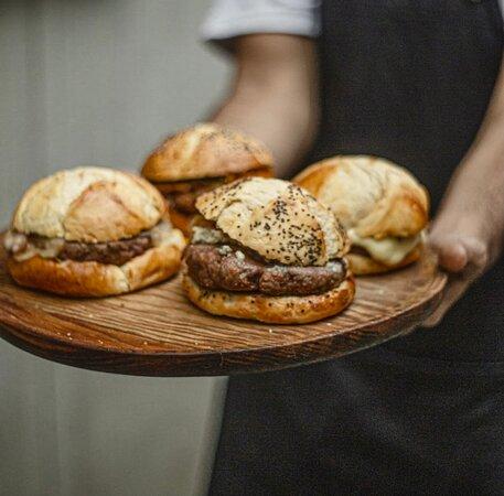 BFF, Burgers, Fondue & Fries